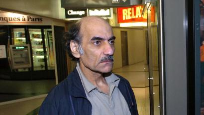 Bild: Stephane De Sakutin/AFP/dpa
Mehran Karimi Nasseri im August 2004 im Terminal 1 des Pariser Flughafens Charles De Gaulle.