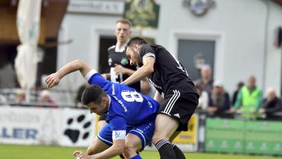 Archivbild: Hubert Ziegler
Daniel Gömmel (rechts) brachte die DJK Ammerthal schon früh in Führung.