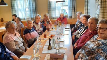Bild: Seniorenrunde Frohsinn/exb
Die Seniorenrunde "Frohsinn" beim gemütlichen Beisammensein.