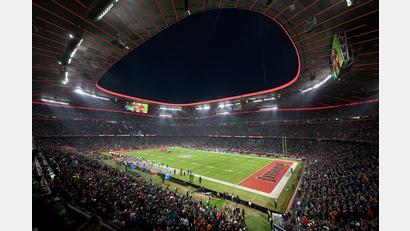 Bild: Sven Hoppe/dpa
In der Allianz Arena war am Sonntagabend einmal nicht Fußball, sondern Football angesagt.