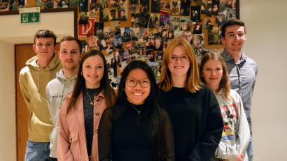 Bild: fdl
Einen neuen Vorstand wählt die KLJB Ehenfeld (von rechts): Vorsitzender Felix Rumpler, Beisitzende Hannah Dotzler, Zweite Vorsitzende Marlene Siegler, Vorsitzende Emily Reil, Kassenwartin Marie Lederer, Zweiter Vorsitzender Tobias Gnan und Schriftführer Lukas Berndt.