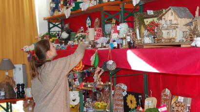 Bild: sm
Rund 20 Aussteller präsentieren beim Hobby-Handwerker-Markt ihre selbst hergestellten weihnachtlichen Artikel.