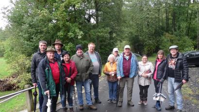 Bild: ak
Mitglieder des Schäferhundevereins machten sich mit Familienangehörigen auf den Weg zum Vereinsheim des Wandervereins am Waldsee.