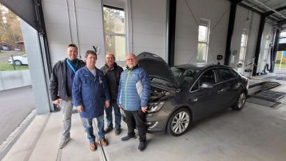 Bild: rn
Paul Zawall, Ludwig Frankow, Franz Pecher und Hans Bscherer (von links) bieten einen kostenlosen Winterservice.