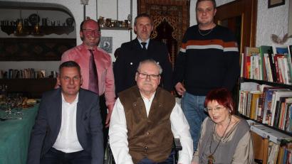 Bild: frd
Viele Gratulanten überbrachten Heinz Hofmann die besten Wünsche zum 85. Geburtstag.