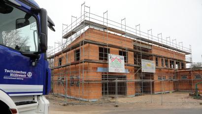 Bild: Wolfgang Steinbacher
Der Rohbau steht. Dieser Teil des THW-Neubauprojekts an der Drahthammerstraße in Amberg soll bis zum nächsten Sommer bezugsfertig sein.