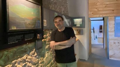 Archivbild: cv
Franz Grundler erhält den Nabburger Kulturpreis. Das Bild wurde in der Ausstellung "Spatland", die im Juli und August etwa 160 Besucher gesehen haben, in der Remise aufgenommen...