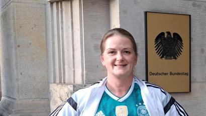 Bild: Büro Tina Winklmann, MdB
Tina Winklmann im Trikot des FC Bundestag.