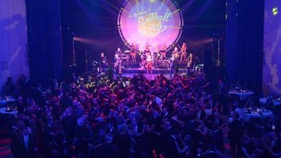 Bild: Kunz
Das Foto zeigt den vollen Saal beim Stadtball 2017.