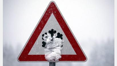 Bild: Karl-Josef Hildenbrand/dpa
In der Nacht zu Samstag kam es vor allem in Oberfranken zu mehreren Unfällen wegen Glätte und Schnee.