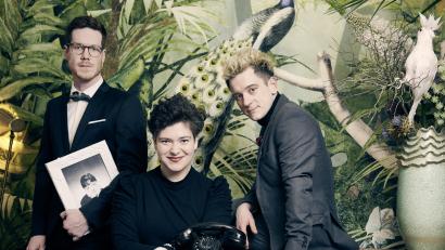 Bild: Michael Aust Ateliers/exb
Am 8. Dezember im Amberger Stadttheater: Nora Gomringer, die mit Philipp Scholz die Gedichte von Dorothy Parker zum Singen bringt.