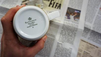 Symbolbild: jut
Nicht nur bei der Zeitungslektüre in der Oberpfalz wird Porzellan von Seltmann benutzt. Auch in den VIP-Logen der Fußball-WM in Katar wird aus Weidener Tassen getrunken, wie das Unternehmen mitteilt.