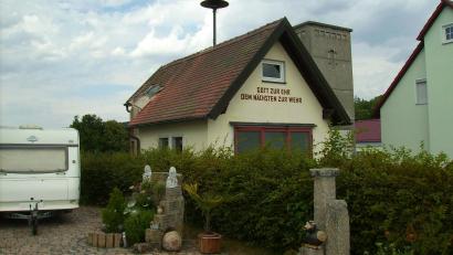 Bild: bjp
Stadt und Feuerwehr sind sich einig: Weitere zehn Jahre sollen bis zu einem Ersatzbau für das nicht mehr zeitgemäße Hessenreuther Feuerwehrhaus nicht vergehen.