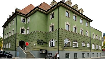 Archivbild: Wilck
Das Haus der Evangelischen Gemeinde könnte nach fast 100 Jahren in ein Wohn- und Geschäftshaus umgebaut werden.