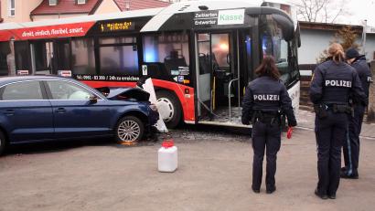 Bild: R. Kreuzer
Am Freitagmorgen gab es in Schirmitz einen Verkehrsunfall mit einem Linienbus.