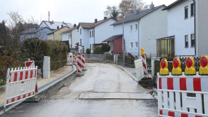 Bild: Wolfgang Steinbacher
Durch die Blütenstraße ins Drillingsfeld. Das taugt den Anwohnern ganz und gar nicht. Sie haben Angst, dass sich die Situation mit der Fertigstellung der Kindertagesstätte in der Winterstraße verschärft.