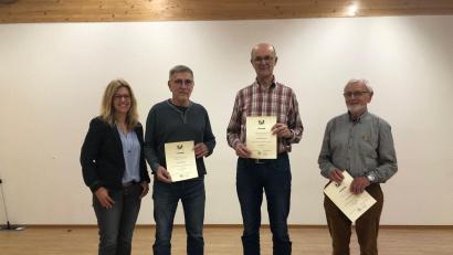 Bild: Thomas Stopfer, SVA/exb
Bei der Skivereinigung Amberg gab es Ehrungen (von links): Vorsitzende Eveline Süß, Rudi Lutz, Gerhard Raum und Charly Mois.