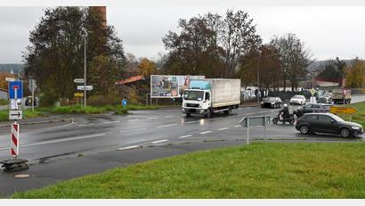 Bild: gf
An der Netto-Kreuzung in Witzlhof münden die Kokerei- und die Dr.-Robert-Straße in die Sulzbacher Straße ein.