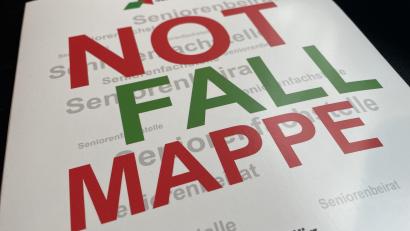 Bild: kmo
Im Seniorenbeirat wurde vor Kurzem die neue Notfallmappe für Bürger der Stadt Weiden vorgestellt. Wichtig sind die Dokumente aber nicht nur für ältere Bürger.