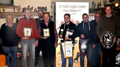 Bild: fjo
Zu den Preisträgern aus der Region zählen Johann Putzer (links), Karl Zimmermann (Vierter von links) und Markus Putzer (rechts).