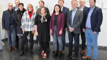 Bild: Andre Stephan-Park/exb
Wirtschaftsexperten aus der Region tauschten sich über die Entwicklung der wichtigsten Branchen in der mittleren Oberpfalz aus .