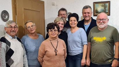 Bild: R. Kreuzer
Einen zünftigen Preisschafkopf klopften die Kartler bei der Kameradschaft Technischer Truppen. Josef Lang (links), Petra Kithier-Hirsch (Zweite von links), Rita Meßner (Vierte von links), Sylvia Lang (Sechste von links).