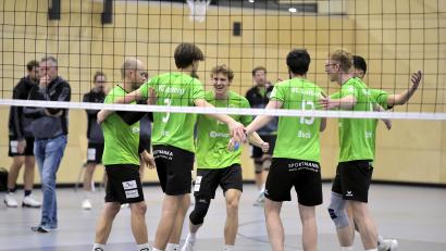 Archivbild: Hubert Ziegler
Mit dem Rückenwind von zuletzt zwei Siegen treten die Volleyballer des VC Amberg (Bild) im letzten Spiel des Jahres in Mömlingen an.