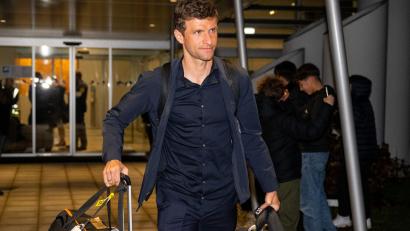 Bild: Lennart Preiss/dpa
Nationalspieler Thomas Müller kommt am Flughafen München an.