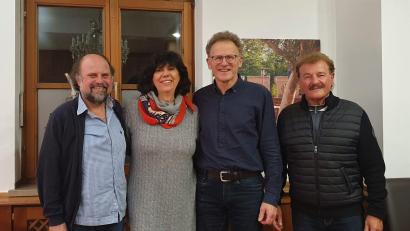Bild: Jürgen Wolf /exb
Der neu gewählte Vorstand der Bürgerinitiative Kümmersbruck (von links): Horst Haberl, Marianne Schnabl, Thomas Verron und Rudi Schnabl.