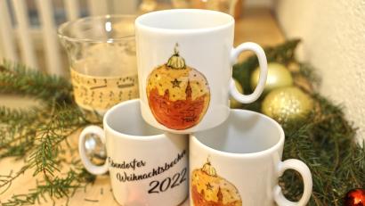 Bild: njn
Der Weihnachtsbecher 2022 ist im Erbendorfer Rathaus erhältlich.