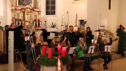 Bild: cog
Mit dem Bläsergruß zum Abschluss des Konzerts zeigten die Musiker, dass sie nicht für den wohlverdienten Beifall spielen, sondern zur Ehre Gottes.