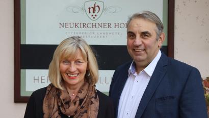Bild: mfh
.Renate und Heinz Engelhardt führten 25 Jahre lang den Neukirchner Hof. Nun geht das Pächter-Ehepaar in den Ruhestand.