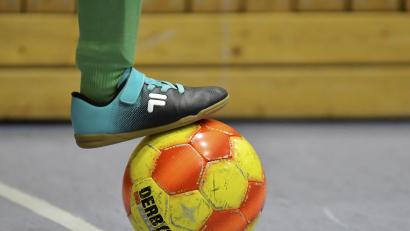 Symbolbild: Hubert Ziegler
Die in der Bezirksoberliga und höher spielenden Juniorenfußball-Teams ermitteln in den kommenden Wochen ihre Teilnehmer an den Futsal-Bezirksmeisterschaften
