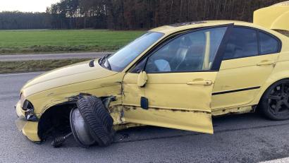 Bild: Polizei Sulzbach-Rosenberg
Am BMW entstand beim Unfall in Hahnbach ein Schaden von 16.000 Euro.