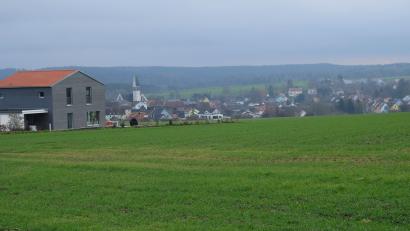 Bild: do
In bester Lage plant die Gemeinde am Sandbrunnen ein neues Baugebiet mit 40 Parzellen.