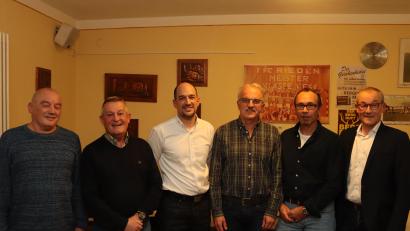 Bild: mrr
Der Vorstand (von links): Dritter Bürgermeister Gerhard Schnabel, Ehrenvorsitzender Paul Färber, Vorsitzender Jochen Lehr, Schriftführer Adalbert Obermeier, Kassier Roland Held und Erster Bürgermeister Erwin Geitner.