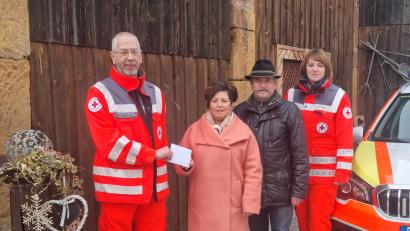 Bild: bk
Die HvO-Führungskräfte freuen sich über 250 Euro der Familie Koppmann.