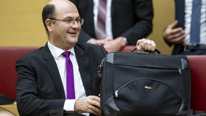 Bild: Lennart Preiss/dpa
Bayerns Finanzminister Albert Füracker (CSU) brachte am Mittwoch den Haushalt für das Jahr 2023 in den Landtag ein.