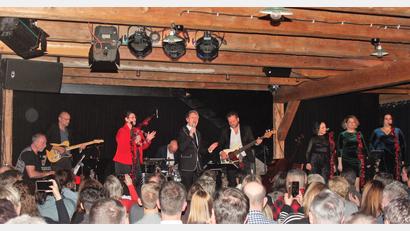 Bild: stg
Volles Haus herrscht bei den beiden "Christmas-lassics"-Konzerten am Schafferhof.