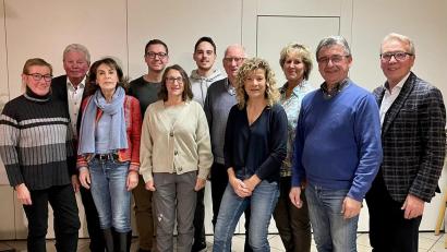 Bild: Hermann Riedl/exb
Der Vorstand der Tennisabteilung der DJK Weiden bleibt fast unverändert: (von links): Abteilungsleiterin Christine Strauß, Stadtrat Hans Forster, Christina Bertelshofer, Christoph Janota, Monika Waldhier, Justin Butler, Eduard Wolf, Karin Bonkoß, Kerstin Zimmermann, Hermann Riedl, Reinhold Wildenauer.