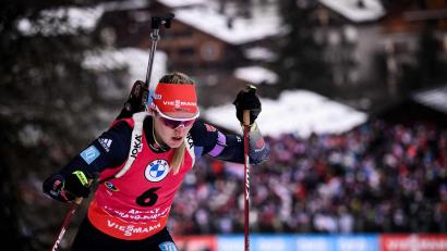 Bild: Jeff Pachoud/AFP/dpa
Lief in der Verfolgung hinterher: Denise Herrmann-Wick.