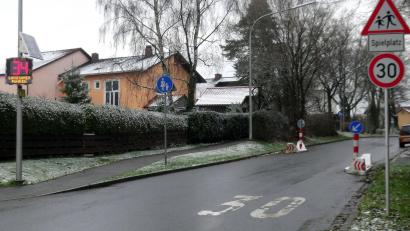 Bild: R. Kreuzer
In der Straße nach Brandweiher steht in Neunkirchen eines der zwei neuen Temposys-Geräte.