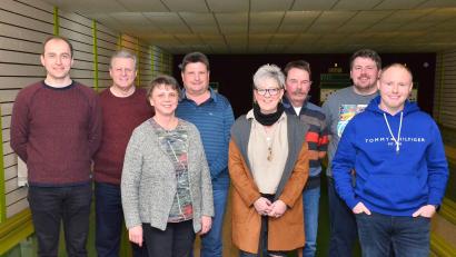 Bild: fjo
Thomas Wild kann auf die neuen Vorstandsmitglieder Hugo Wild, Margareta Schneider, Manfred Schneider, Diana Stephan, Franz Wagner, Dominik Hölzel und Christian Zintl (von links) bauen.