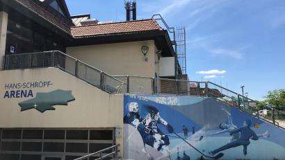 Archivbild: Gabi Schönberger
16 Personen haben ein bundesweites Stadionverbot nach den Ausschreitungen bei einem Spiel der Blue Devils Weiden bekommen.