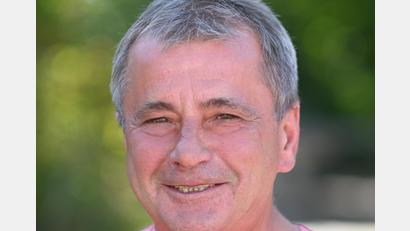 Bild: exb/Foto Kraus
Michael Obendorfer war ein Lehrer aus Leidenschaft, der vielen Schülergenerationen an der Pfalzgraf-Friedrich-Mittelschule ein Begriff ist. Seit Dienstag lieg ein Kondolenzbuch an der Bildungsstätte auf. Auch an Weihnachten öffnen sich die Portale der Schule.