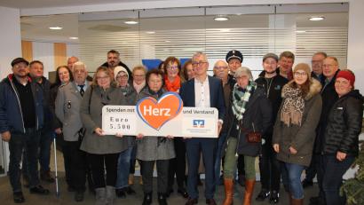 Bild: prh
Über insgesamt 5500 Euro Spenden aus dem Gewinnspartopf freuen sich 22 Vereine und Einrichtungen in Rothenstadt und Etzenricht.