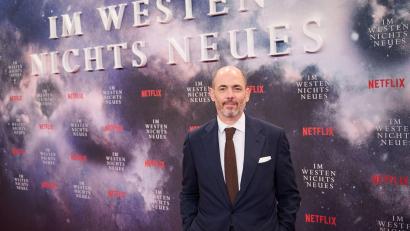 Archivbild: Annette Riedl/dpa/Archivbild
Edward Berger, Filmregisseur, kommt zur Premiere des Films „Im Westen nichts Neues“.