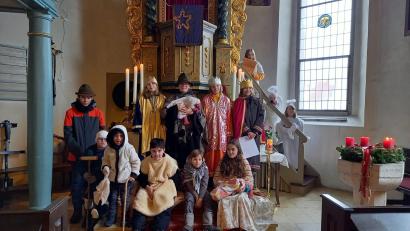 Bild: Tanja Appel/exb
Diese Kinder setzten das Krippenspiel in der Kirche St. Wolfgang in Hirschbach in Szene.