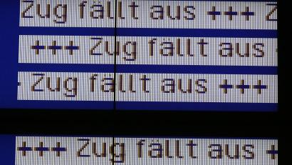 Symbolbild: Bernd Wüstneck/dpa
Über die Feiertage und den Jahreswechsel fallen bei der Alex-Länderbahn einige Zugverbindungen aus.