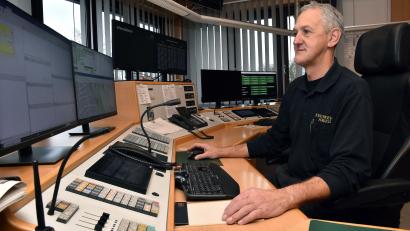 Bild: Stephan Huber
Josef Wittmann, einer der Hauptamtlichen der Feuerwehr Amberg, hat heuer an Heiligabend 24 Stunden Dienst in der Feuerwache.